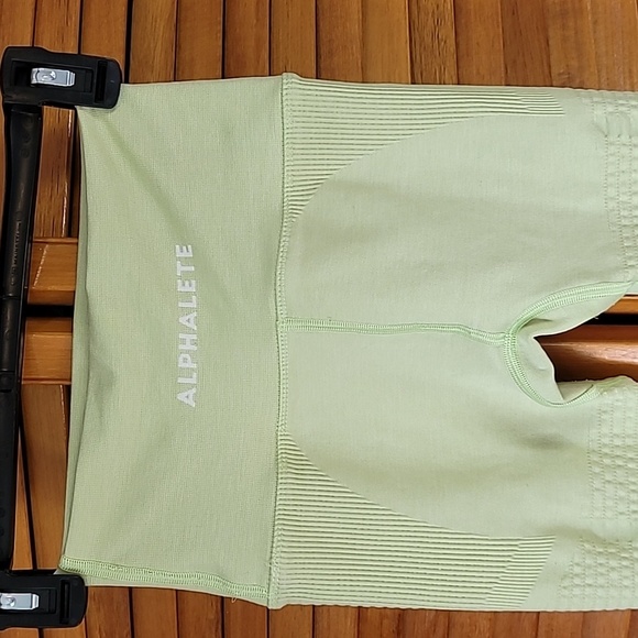 Alphalete Pants - Neon Green Alphalete Workout Leggings A0025